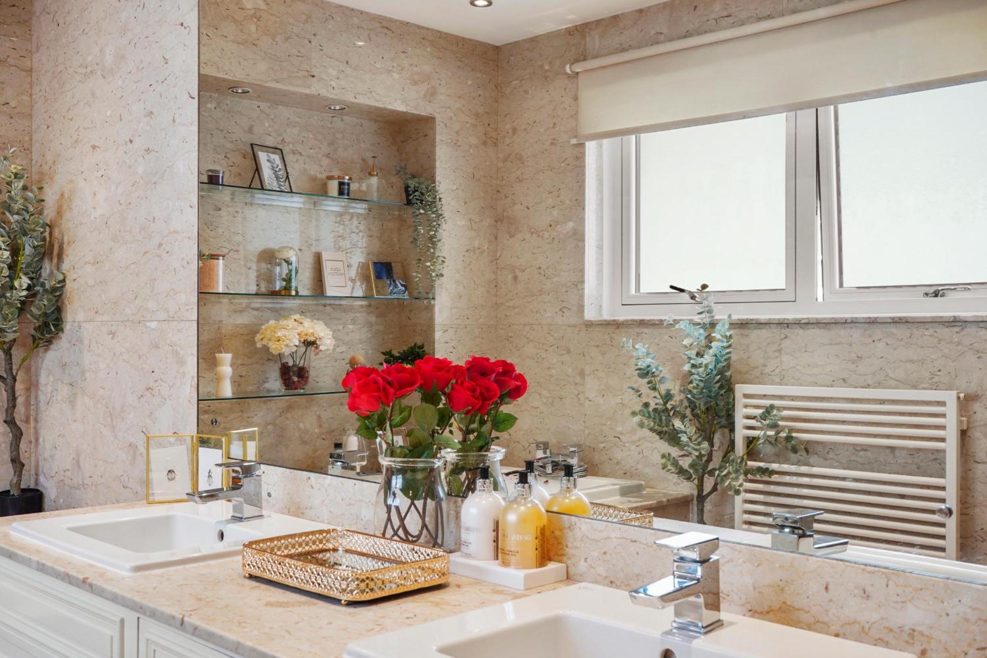 Вилла Mews House London With Private Patio & Parking Экстерьер фото