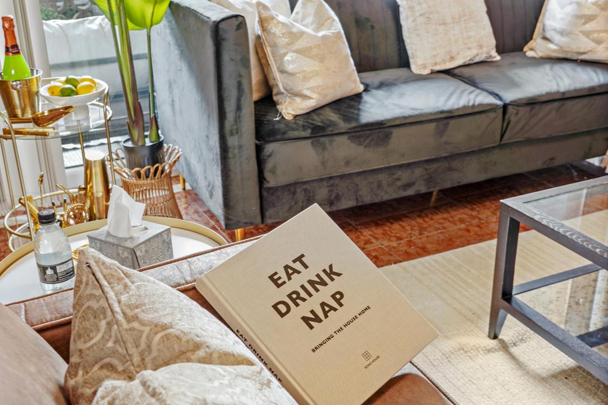 Вилла Mews House London With Private Patio & Parking Экстерьер фото